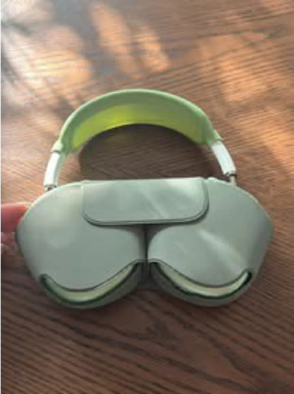 AirPod Max Pro Green